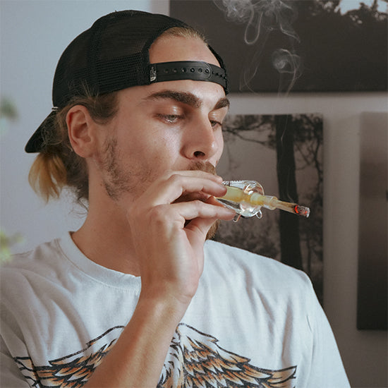Learn How to Hold a Joint in 5 Easy Steps – The Freeze Pipe