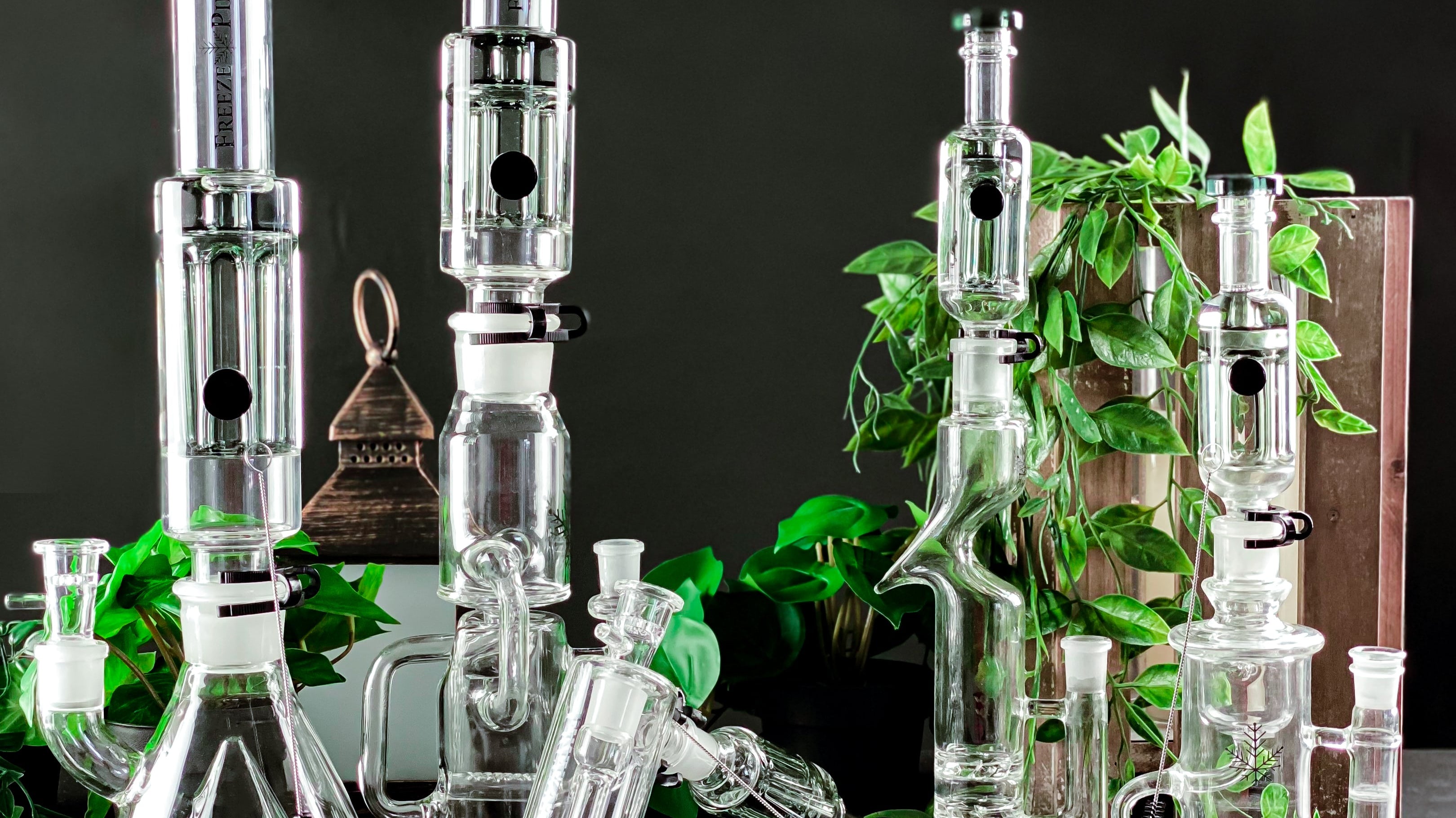 freeze pipe bongs collection with cleaner